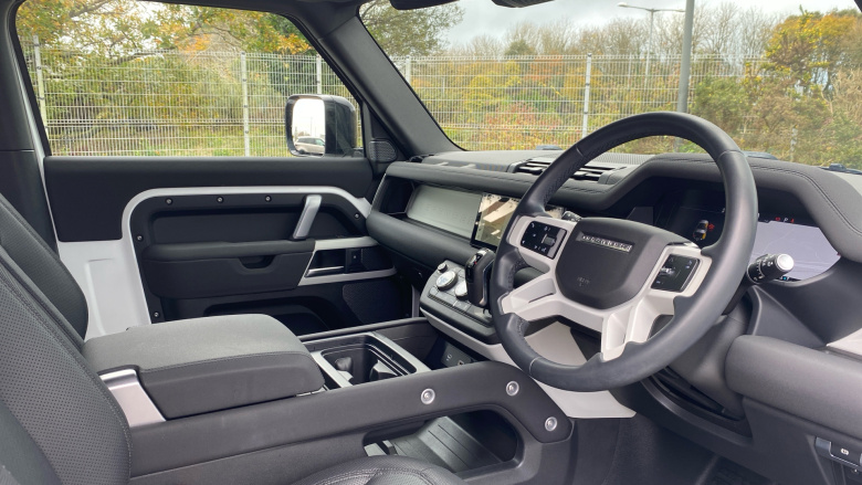 Land Rover Defender 3.0 D250 X-Dynamic SE 90 3dr Auto Diesel Estate